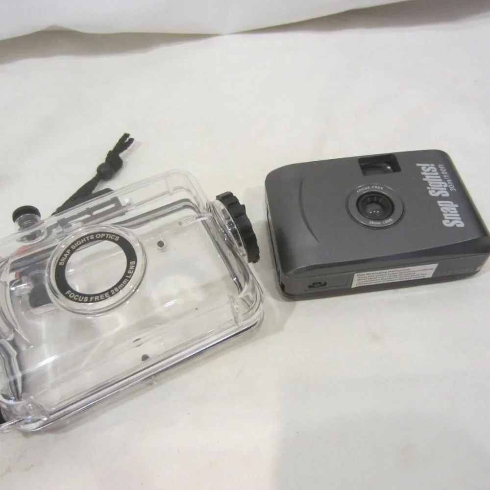 SNAP SIGHTS 35 mm underwater camera & case